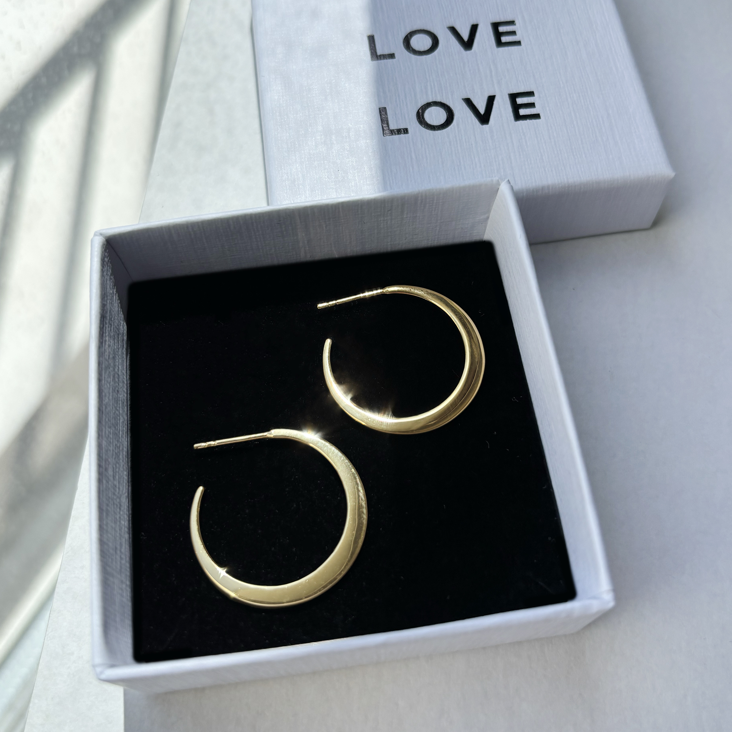 Crescent_Moon_Gold_Earrings