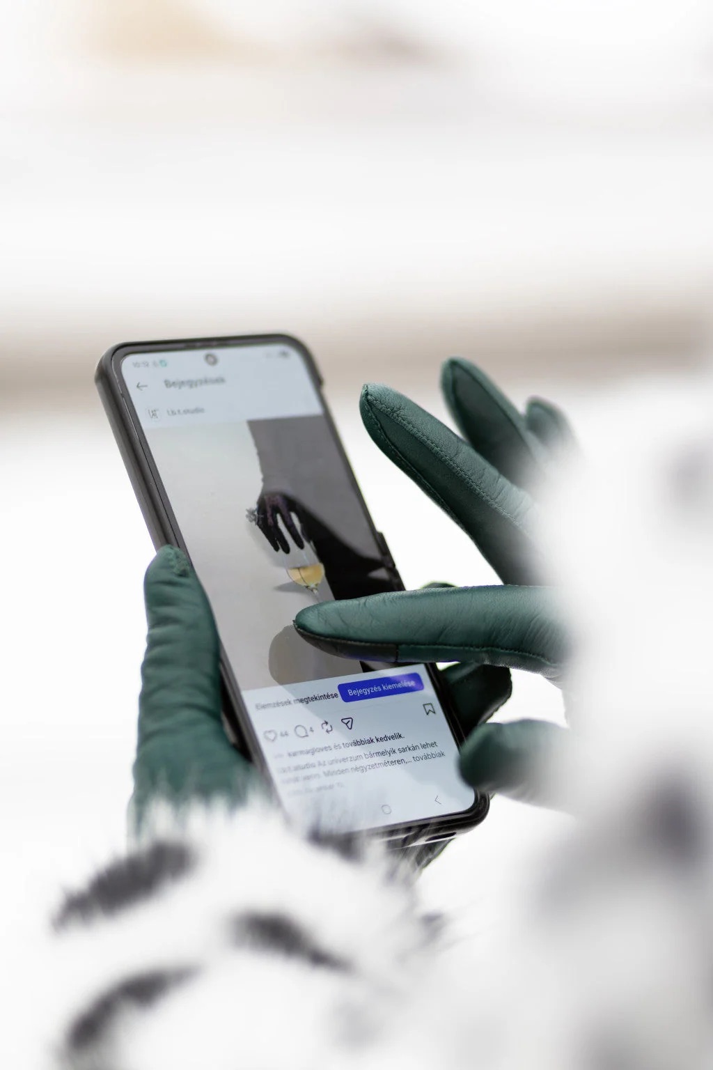Ava Lifestyle Karma Gloves Ava Black Leather Touchscreen Gloves Lined in Cashmere
